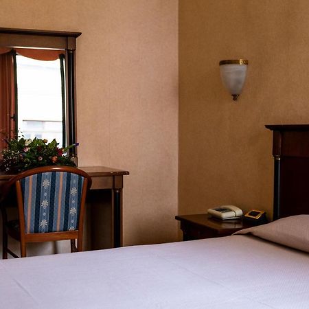 Hotel Astor Piacenza Dış mekan fotoğraf