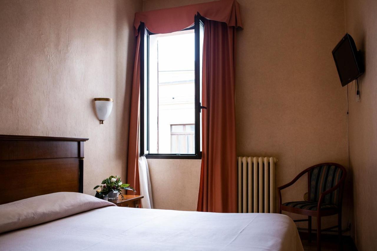 Hotel Astor Piacenza Dış mekan fotoğraf