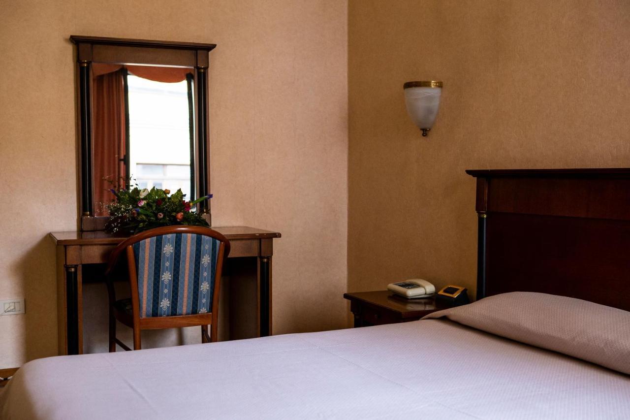 Hotel Astor Piacenza Dış mekan fotoğraf