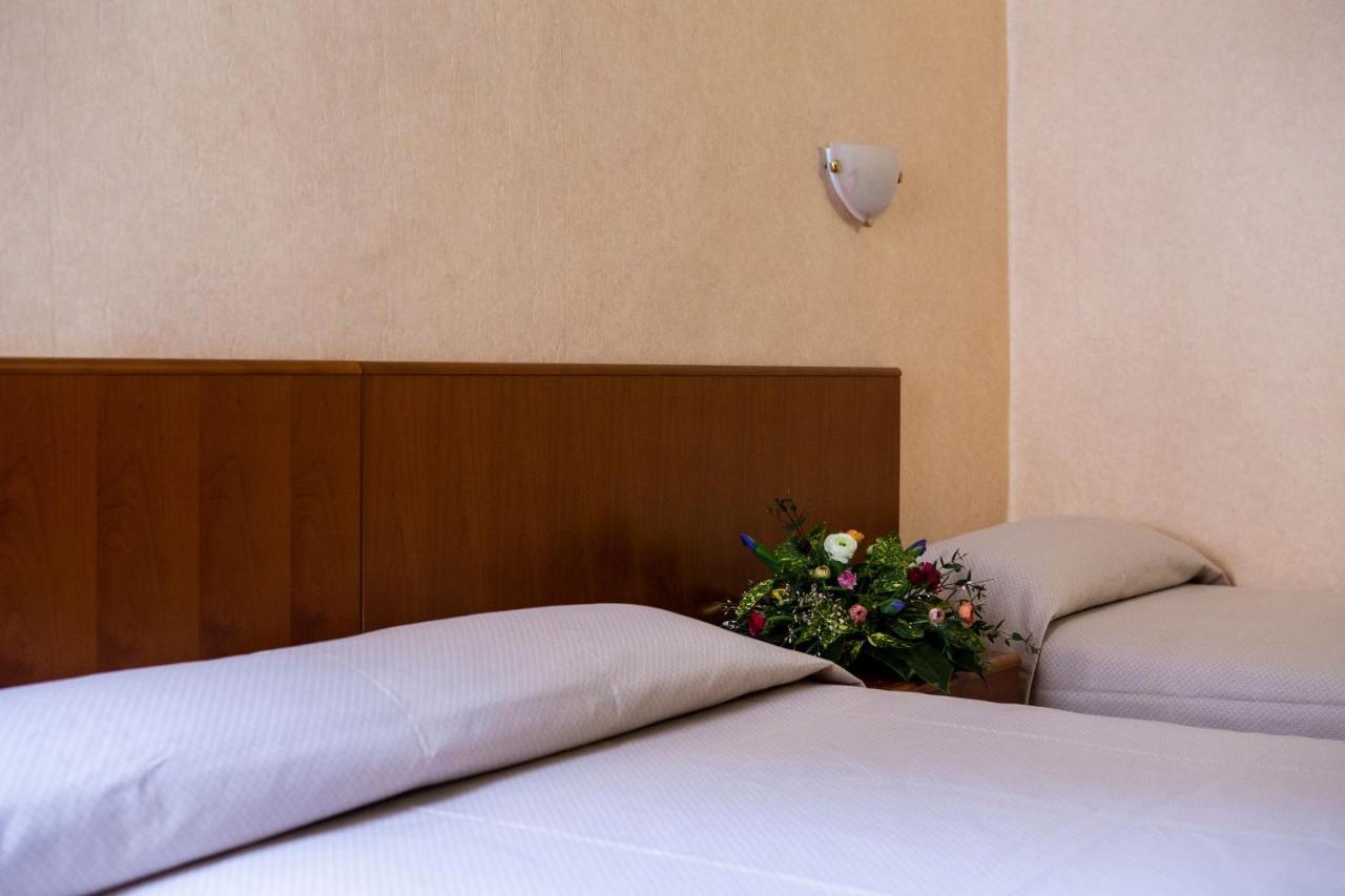Hotel Astor Piacenza Dış mekan fotoğraf