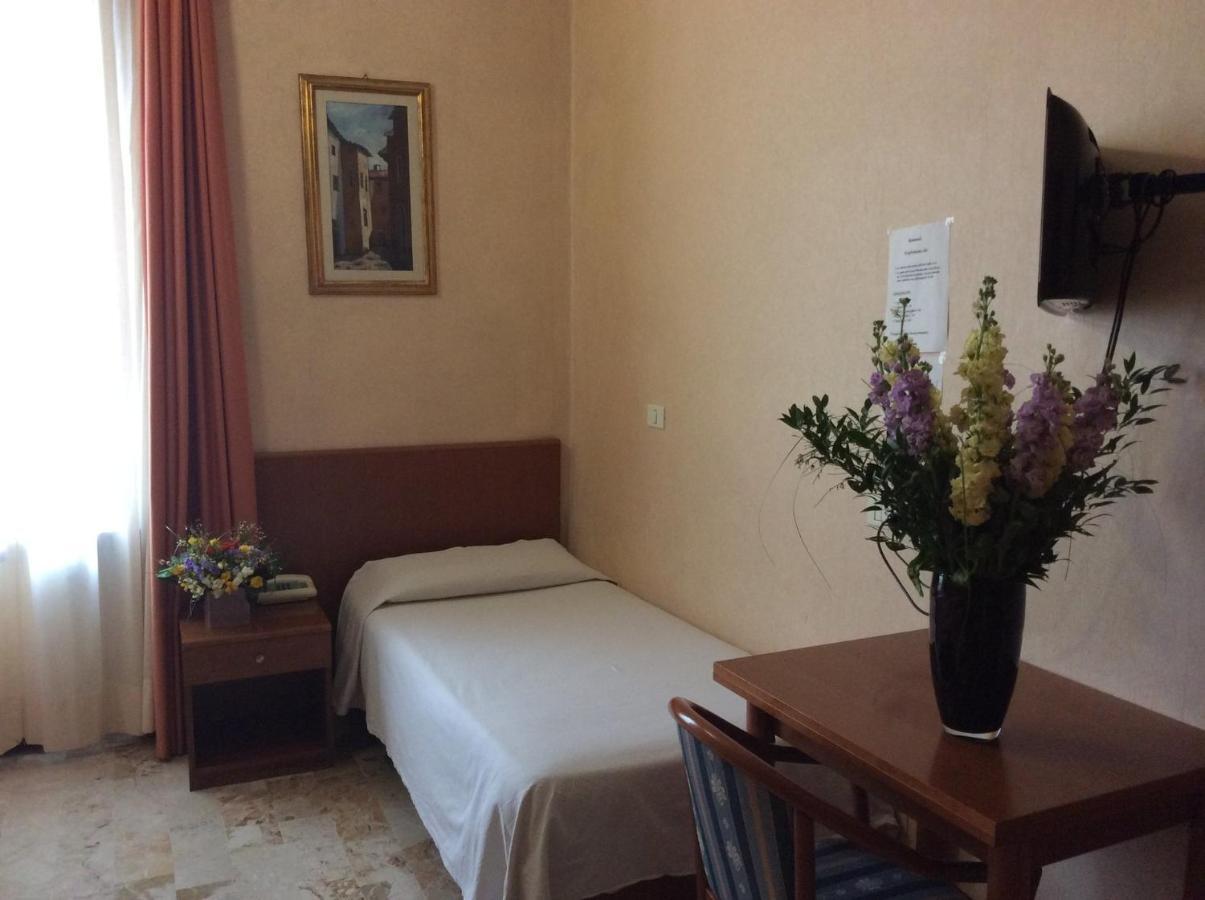 Hotel Astor Piacenza Dış mekan fotoğraf